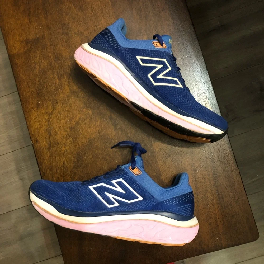 New Balance 860v14 Women’s Royal Blue Sneakers with Cream and pink accents-9.5